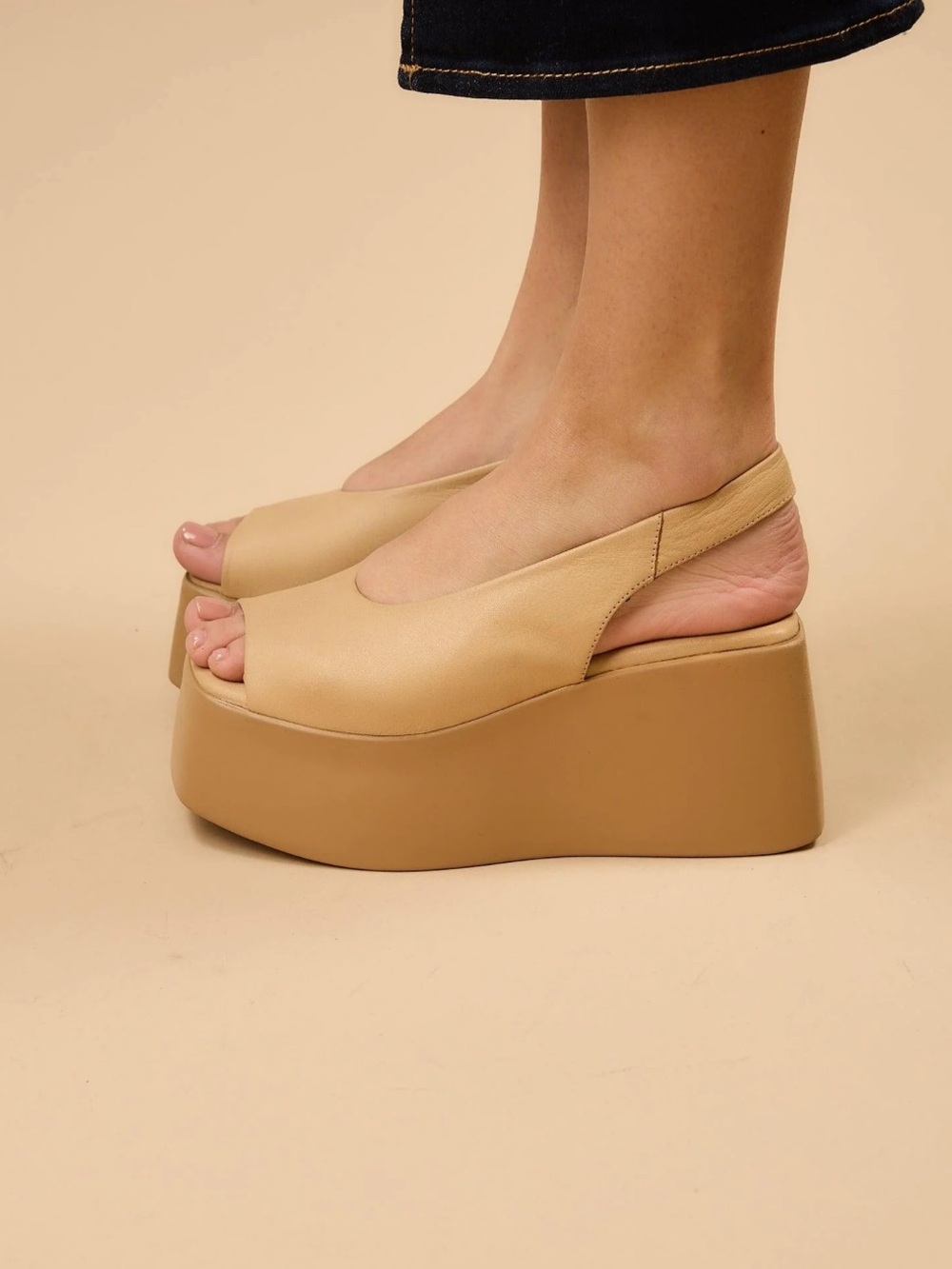 LONZA Ariadna Tan Platform Slingback Peep-Toe Wedges, size 6 - Picture 4 of 15